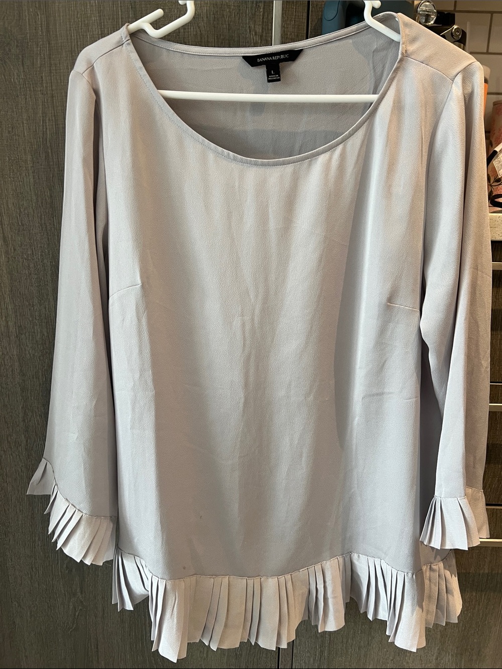 Banana Republic Light Gray Ruffle Women’s Blouse